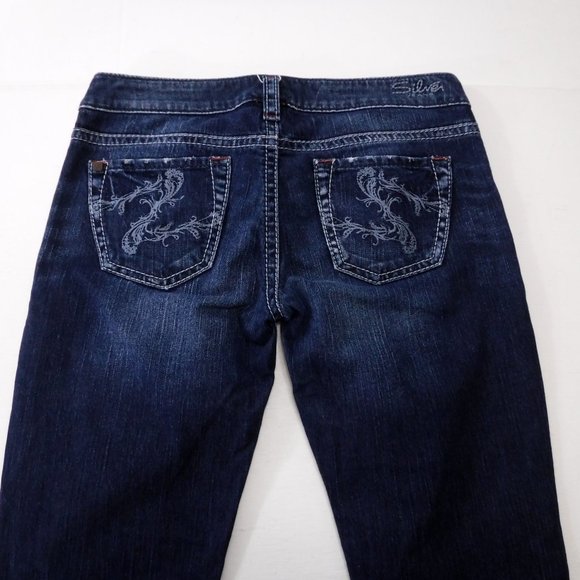 Silver Jeans Santorini Distressed Blue Fade Capri - Picture 5 of 11